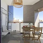-Malagasunapts-Centre Pool&Parking Bus-Train Station